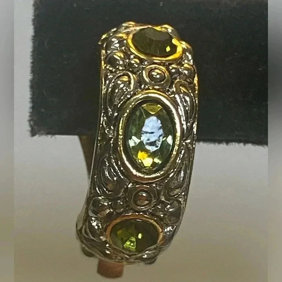 COPY - SILVER GOLD AND LIME GREEN STONES - CLIP ON EARRINGS - Picture 3 of 12